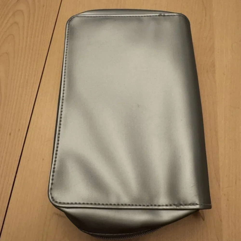 Agnes B. Make Up Organizer Bag Blinder Rings Journaling